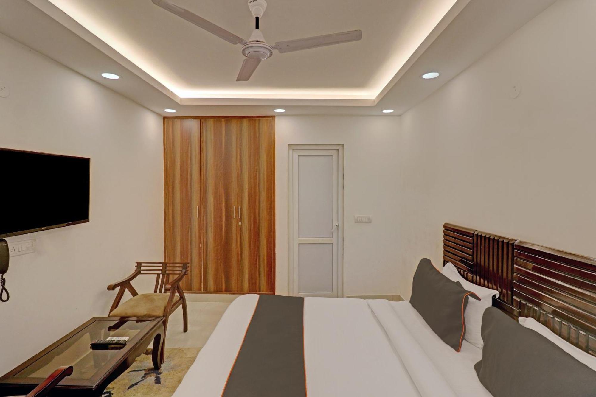Collection O Spot Light Near Tughlakabad Station Metro Station Hotel Indraprast Ngoại thất bức ảnh