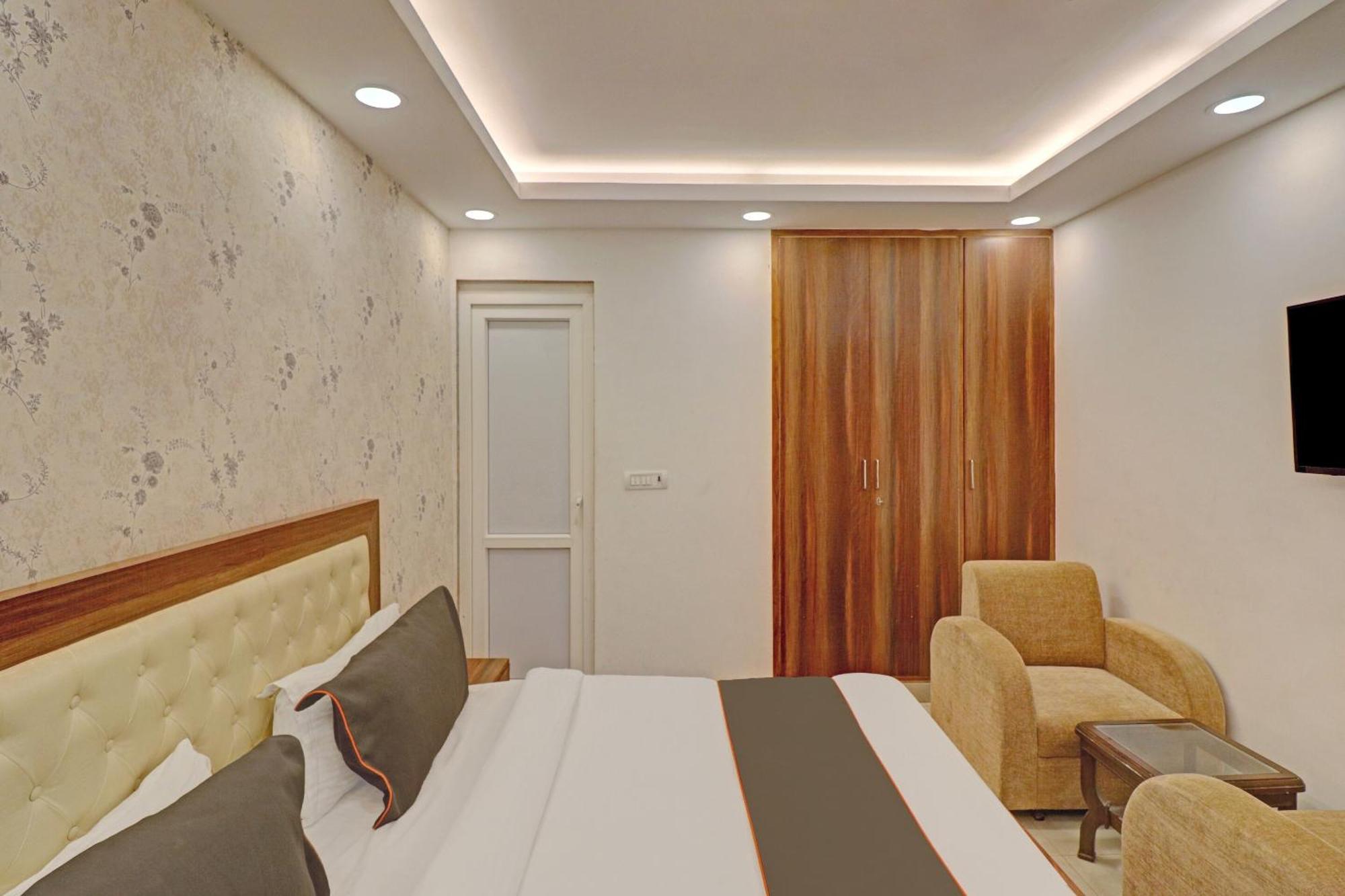 Collection O Spot Light Near Tughlakabad Station Metro Station Hotel Indraprast Ngoại thất bức ảnh