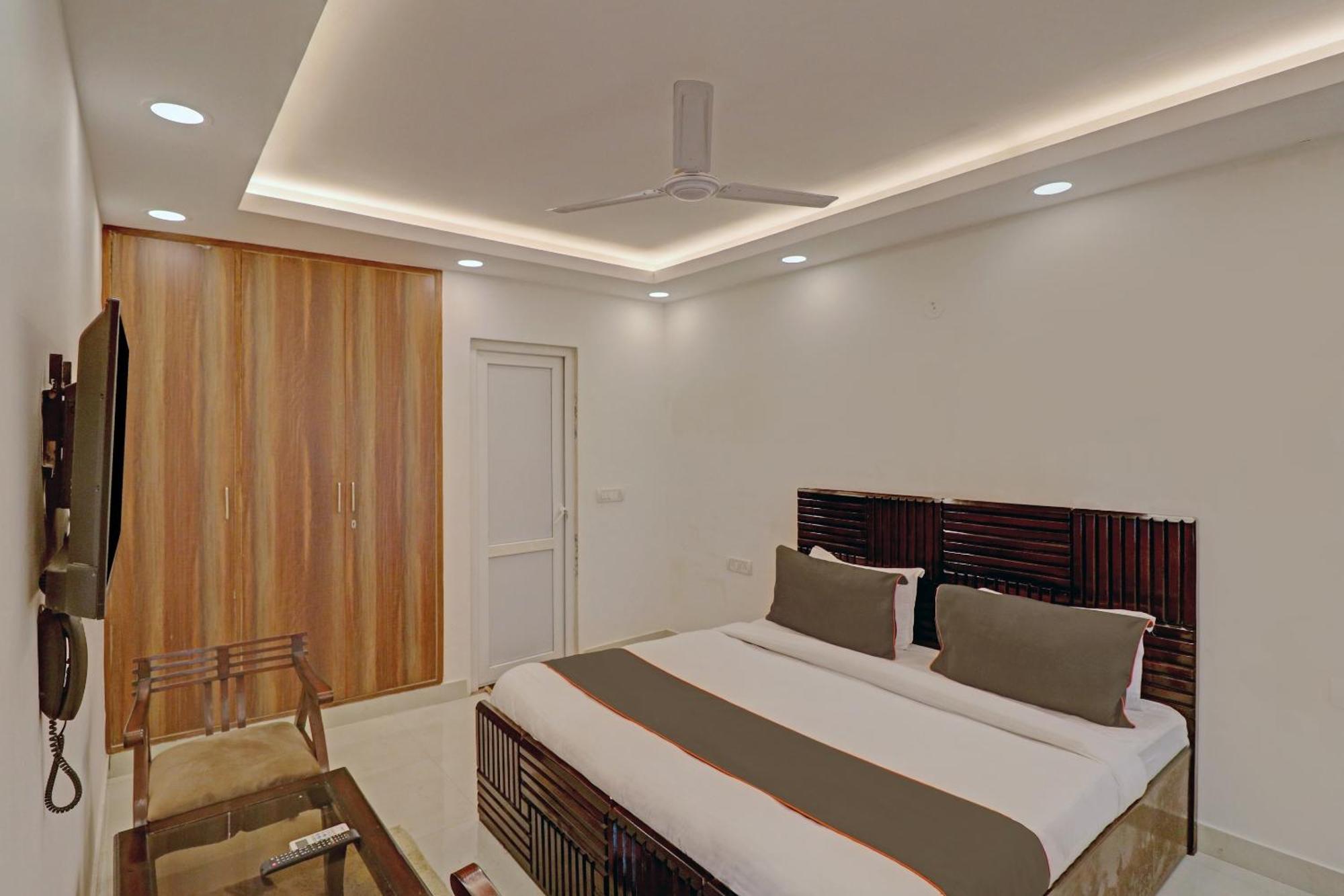 Collection O Spot Light Near Tughlakabad Station Metro Station Hotel Indraprast Ngoại thất bức ảnh